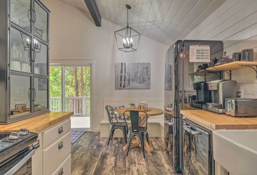 Cold Springs Escape: A/c, Hot Tub, Generator, Wifi