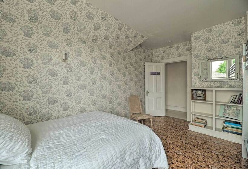 Coastal Grand Walk To Lake Michigan & Dtwn!