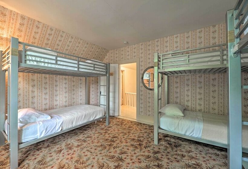 Coastal Grand Walk To Lake Michigan & Dtwn!