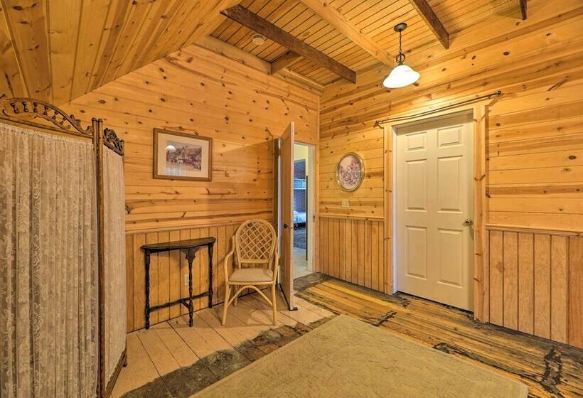 Coastal Grand Walk To Lake Michigan & Dtwn!