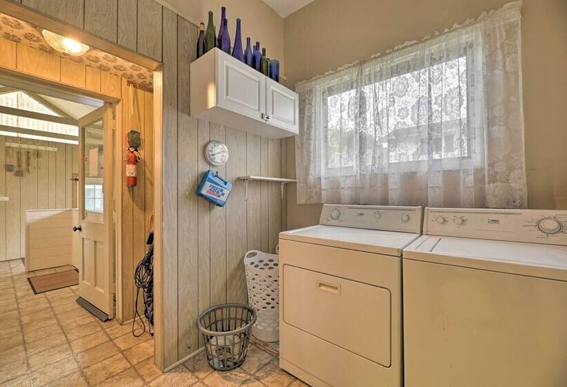 Coastal Grand Walk To Lake Michigan & Dtwn!