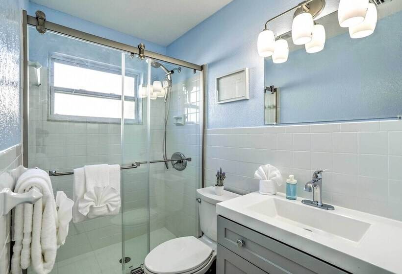 Coastal Seminole Home < 2 Mi To Ocean Access!