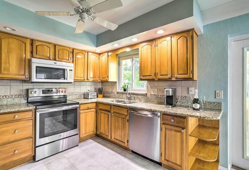 Coastal Seminole Home < 2 Mi To Ocean Access!