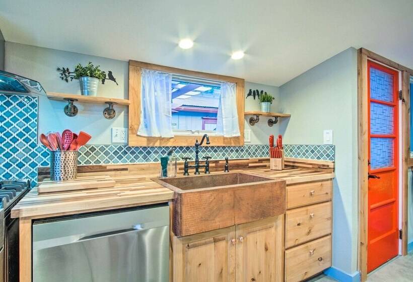 Colorful Bisbee Home W/ Patio ~ 1 Mi To Dtwn!