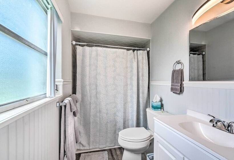 Contemporary Beverly Hills Gem W/ Sun Room!