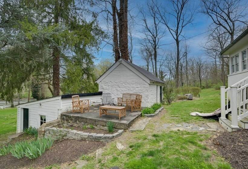 Cool Hollow House Historic Waterfront Retreat!