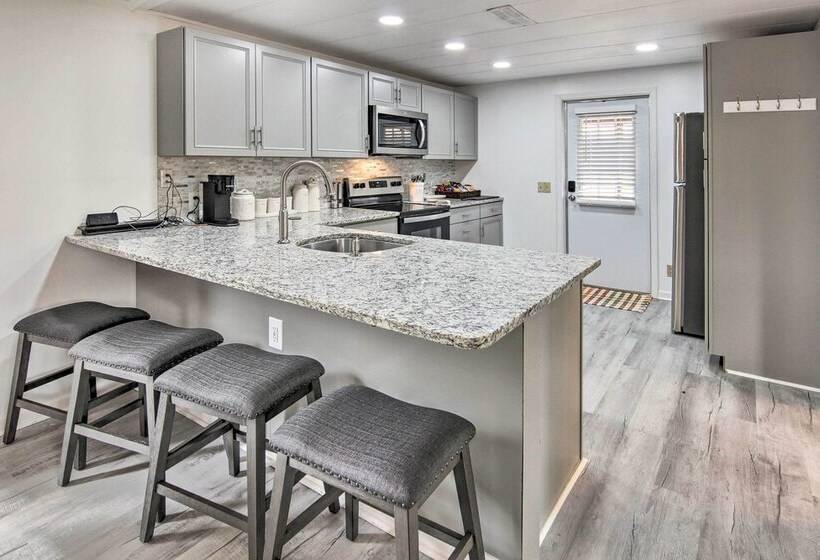 Cozy Asheville Cottage W/ Grill & Fire Pit!