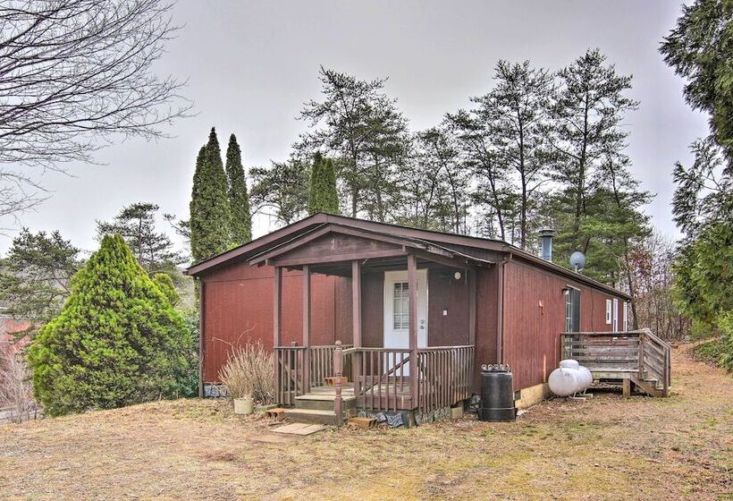 Cozy Asheville Cottage W/ Grill & Fire Pit!