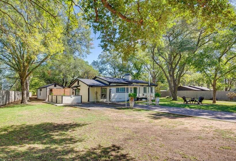 Cozy Canton Residence W/ Great Outdoor Space!