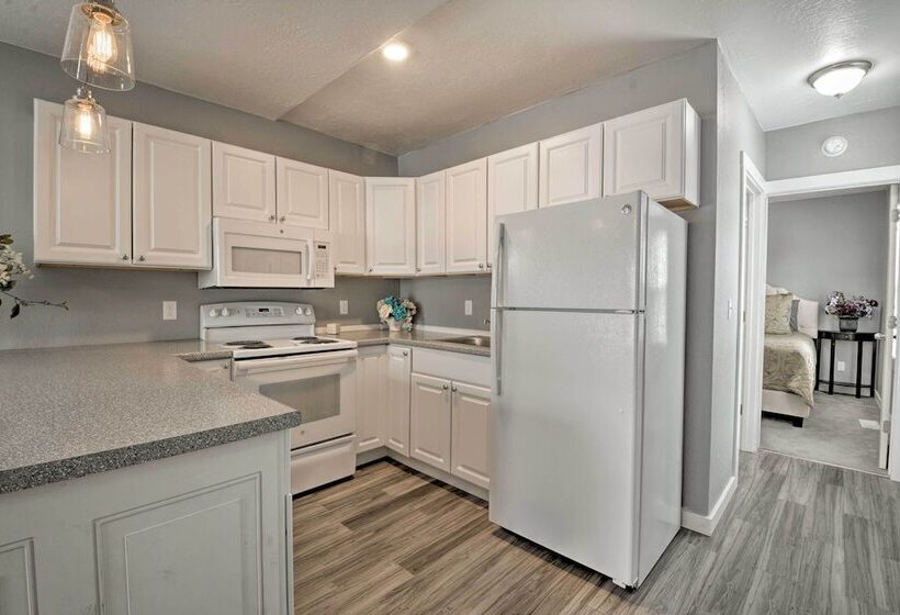 Cozy Great Falls Retreat