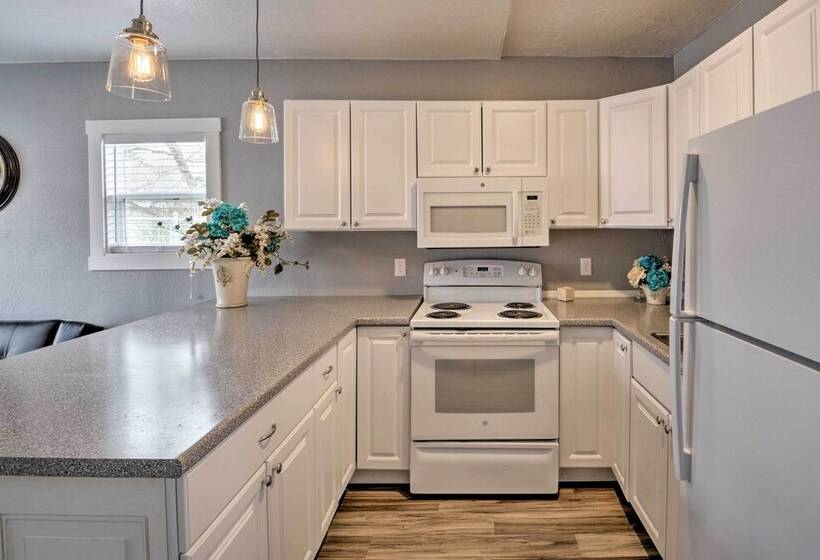 Cozy Great Falls Retreat