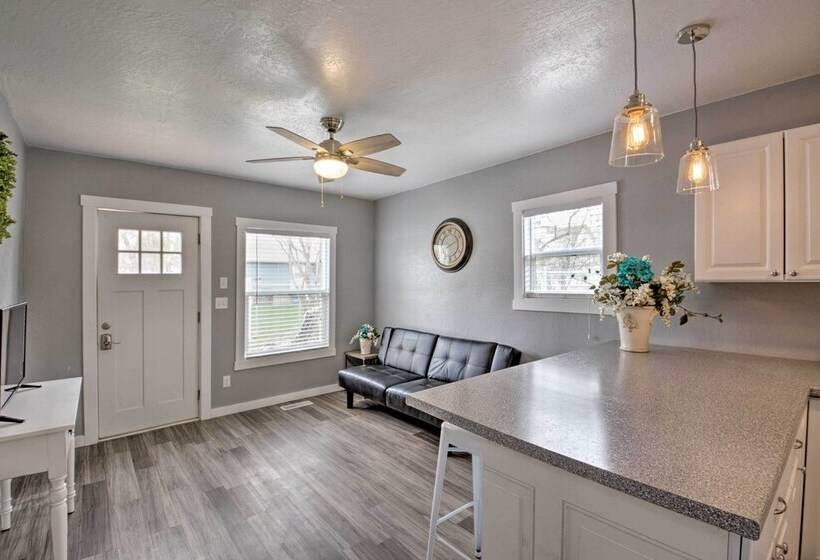 Cozy Great Falls Retreat