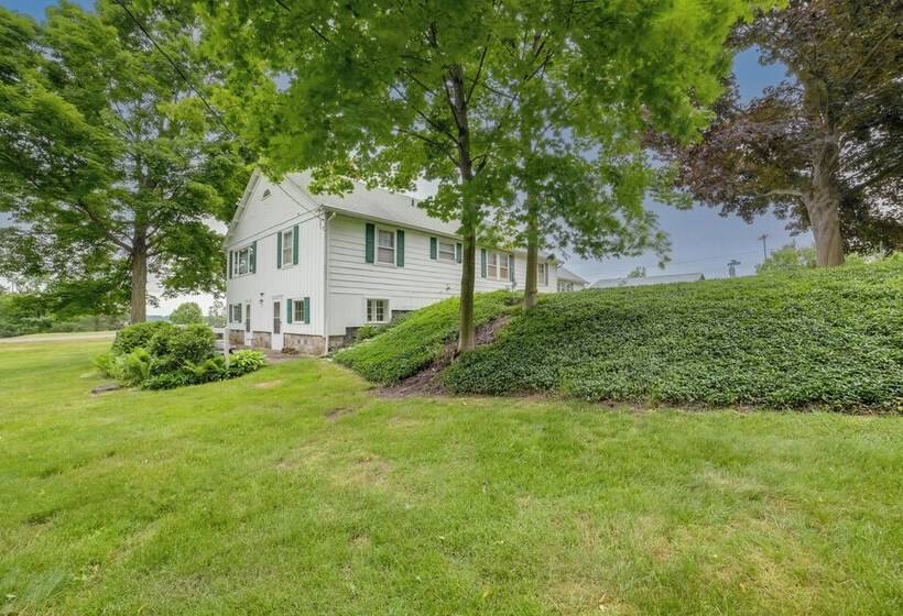 Cozy Hillsdale Home ~ 1 Mi To Baw Beese Lake!