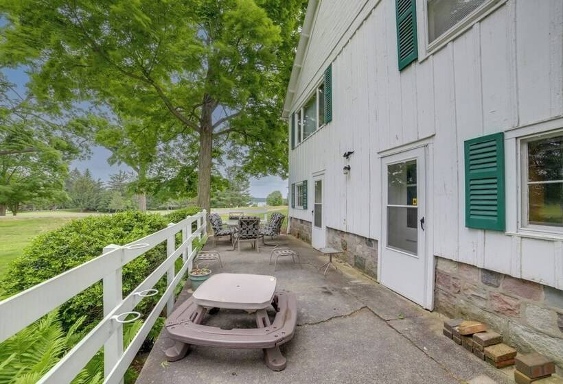 Cozy Hillsdale Home ~ 1 Mi To Baw Beese Lake!