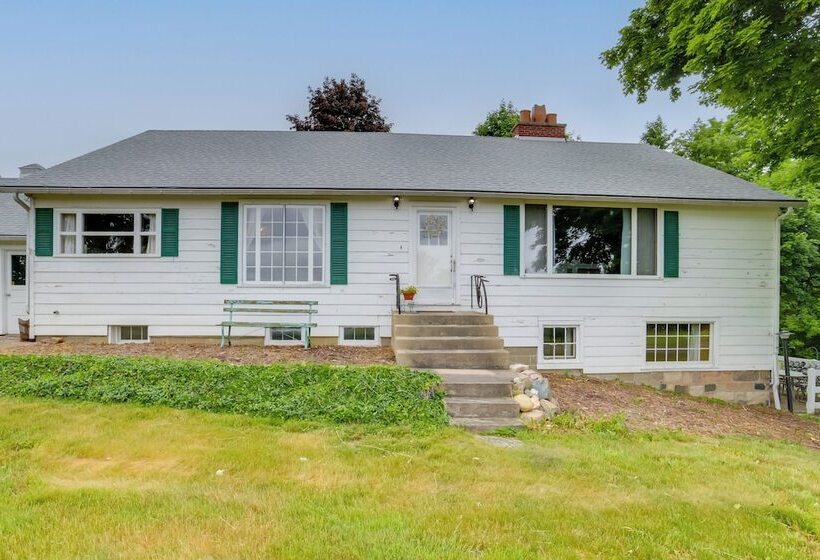 Cozy Hillsdale Home ~ 1 Mi To Baw Beese Lake!