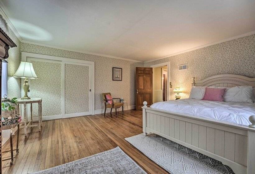 Cozy Hillsdale Home ~ 1 Mi To Baw Beese Lake!