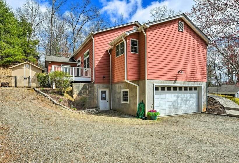 Cozy Home W/ Fire Pit, Near Great Smoky Mountains!