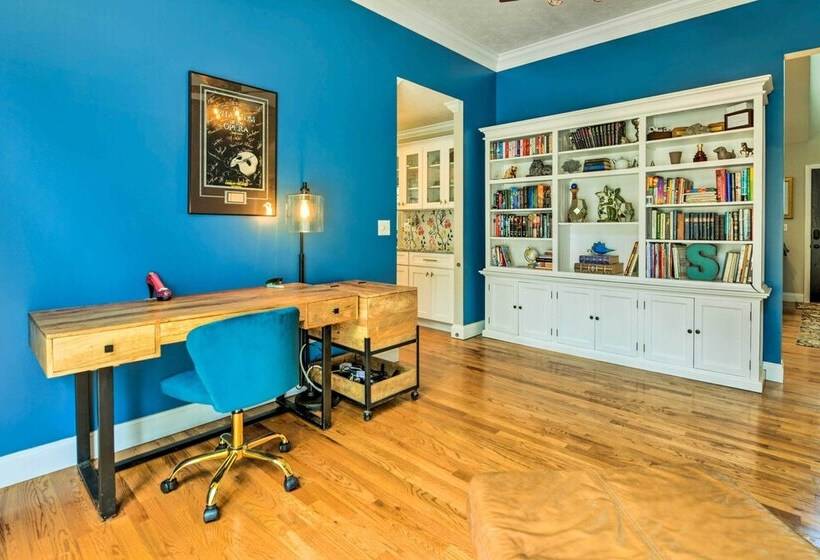 Cozy Home W/ Fire Pit, Near Great Smoky Mountains!