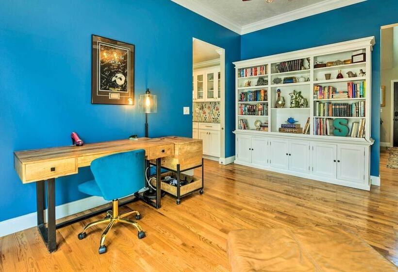 Cozy Home W/ Fire Pit, Near Great Smoky Mountains!