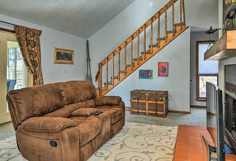 Cozy Lake Chatuge Getaway, Walk To Water!