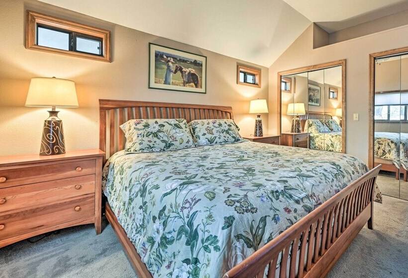Cozy Lake Chatuge Getaway, Walk To Water!
