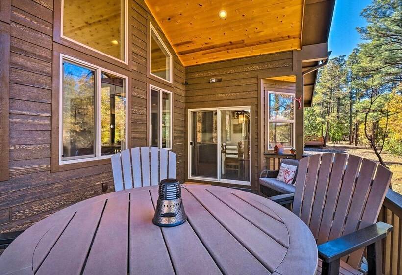 Cozy Lakeside Cabin W/ Hammock, Deck & Grill!