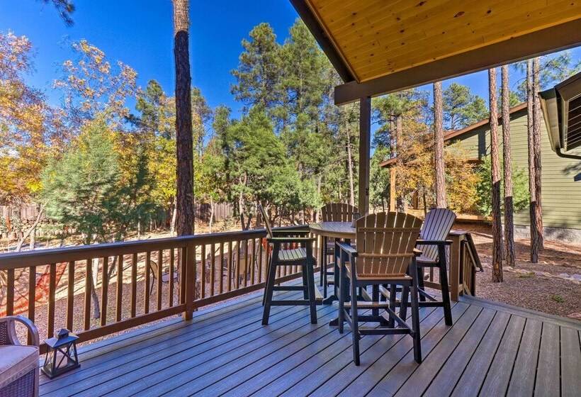 Cozy Lakeside Cabin W/ Hammock, Deck & Grill!