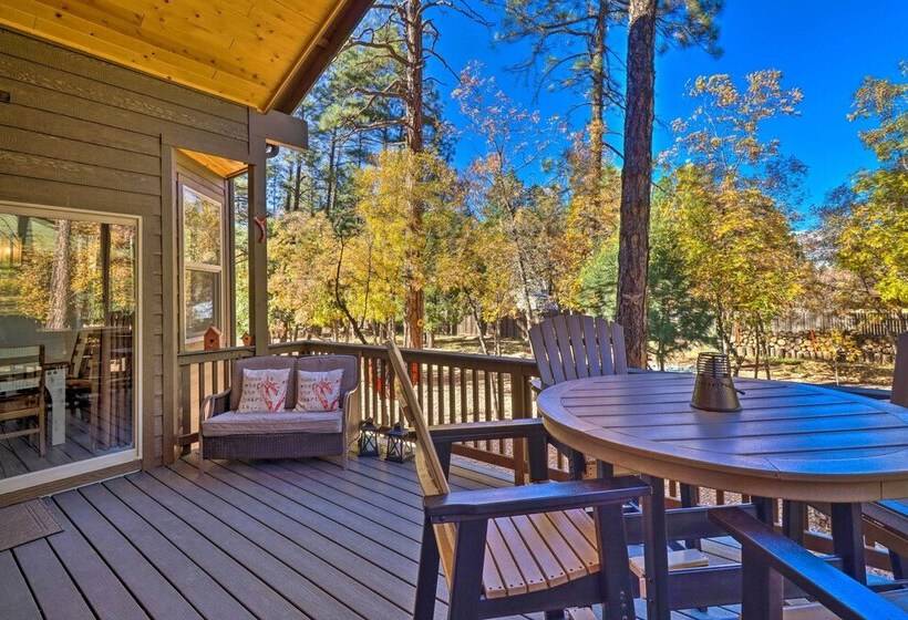 Cozy Lakeside Cabin W/ Hammock, Deck & Grill!