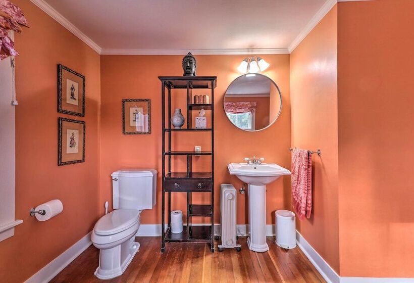 Cozy Litchfield House W/ Fenced In Yard & Fire Pit