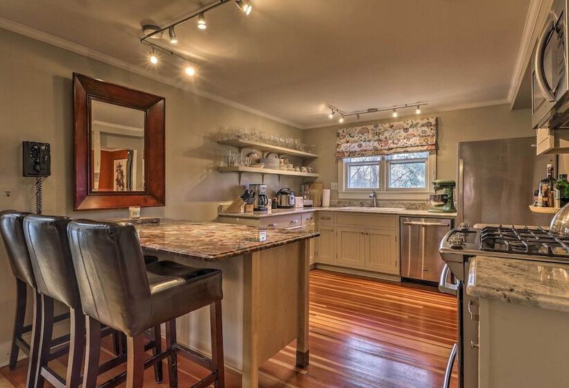 Cozy Litchfield House W/ Fenced In Yard & Fire Pit