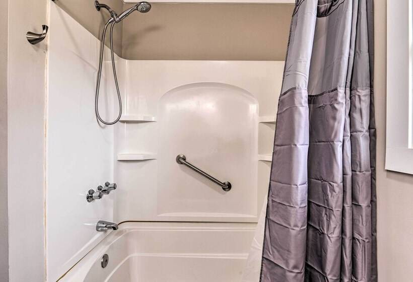 Cozy Murfreesboro Home W/ Furnished Patio!