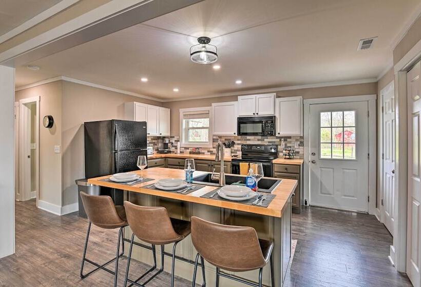 Cozy Murfreesboro Home W/ Furnished Patio!