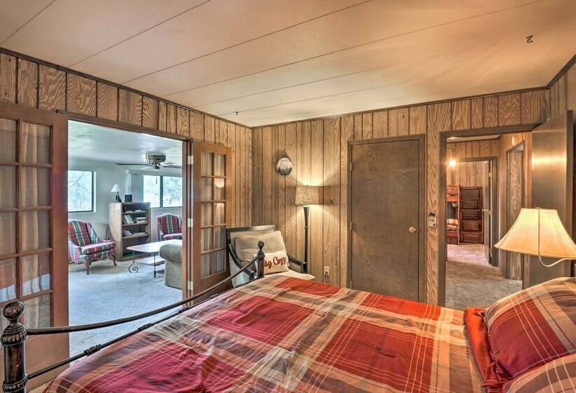 Show Low Cabin W/ Fire Pit: Near Hiking!