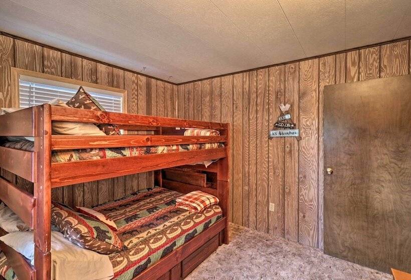 Show Low Cabin W/ Fire Pit: Near Hiking!