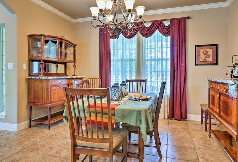 Cozy Texas Retreat W/ Patio, Grill & Horseshoes!