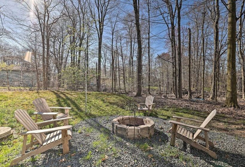 Cozy Tobyhanna Retreat W/ Hot Tub & Game Room!