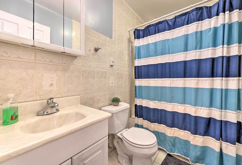 Cozy Tobyhanna Retreat W/ Hot Tub & Game Room!