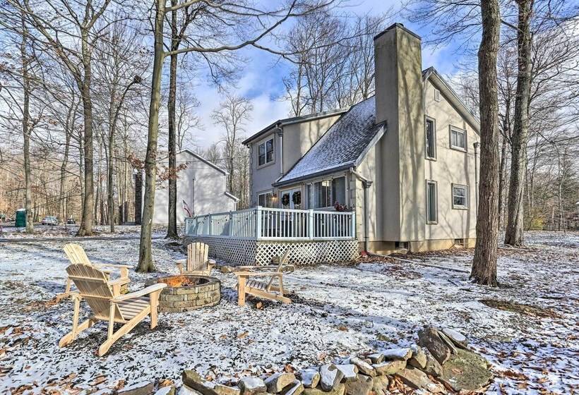 Cozy Tobyhanna Retreat W/ Hot Tub & Game Room!