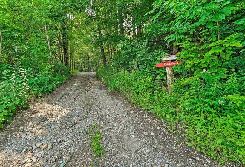 Cozy Treetop Hideaway Near Harriman Reservoir!