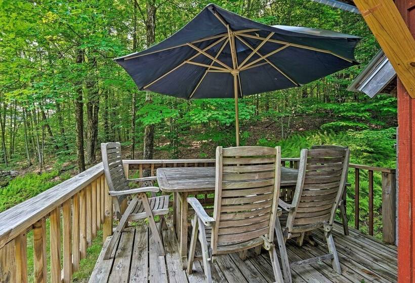 Cozy Treetop Hideaway Near Harriman Reservoir!