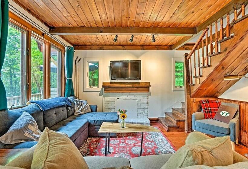 Cozy Treetop Hideaway Near Harriman Reservoir!