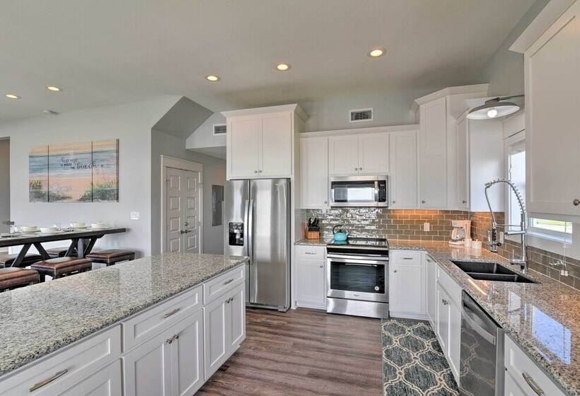 Crystal Tides   Stunning Home W/oceanfront Views