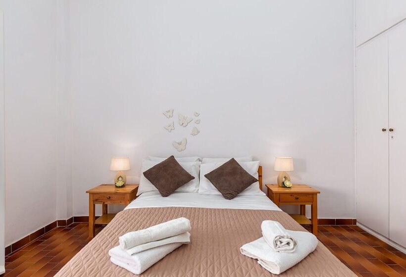 Dany Apartments By Estia