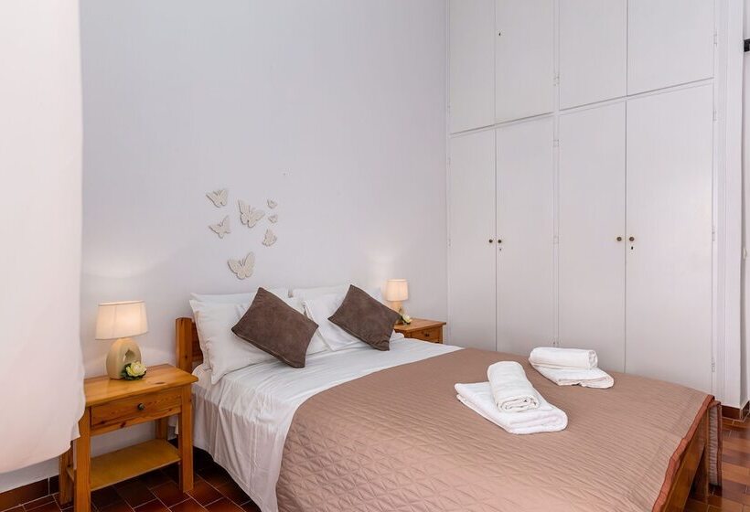 Dany Apartments By Estia