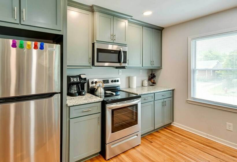 Delightful Tuskegee Home  Great For Families!