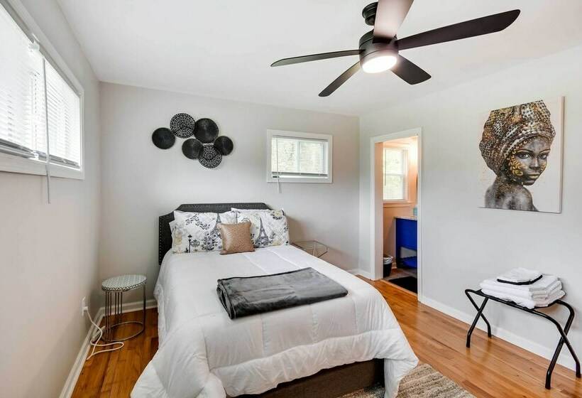 Delightful Tuskegee Home  Great For Families!