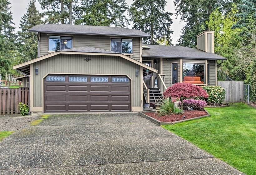 Dog Friendly Home: Fenced Yard, Great Amenities!