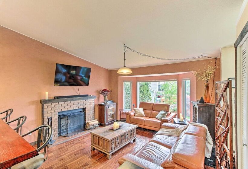 Dog Friendly Home: Fenced Yard, Great Amenities!