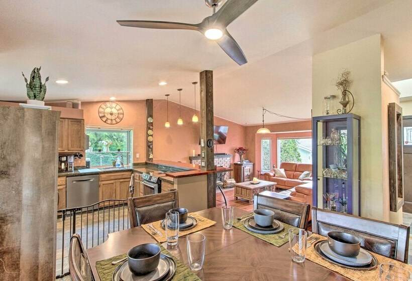 Dog Friendly Home: Fenced Yard, Great Amenities!