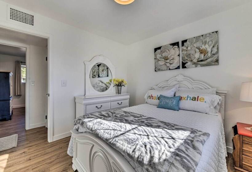 Downtown Gilbert Home W/ Fenced Yard & Fire Pit!